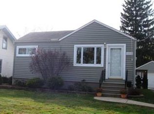 1252 Riverside Dr, Akron, OH 44310