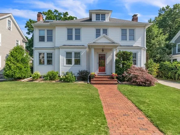 108 Greenacre Ave, Longmeadow, MA 01106
