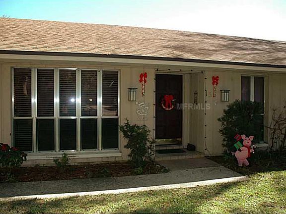 2nd image of 15 Green Lake Cir