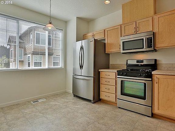 5th image of 15260 SW Mallard Dr Suite 104