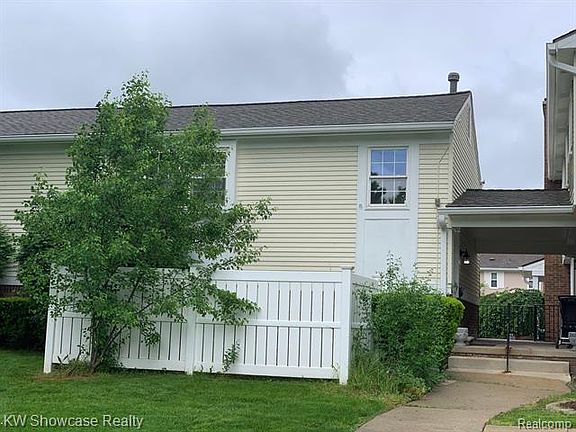 2nd image of 20803 E Glen Haven Cir