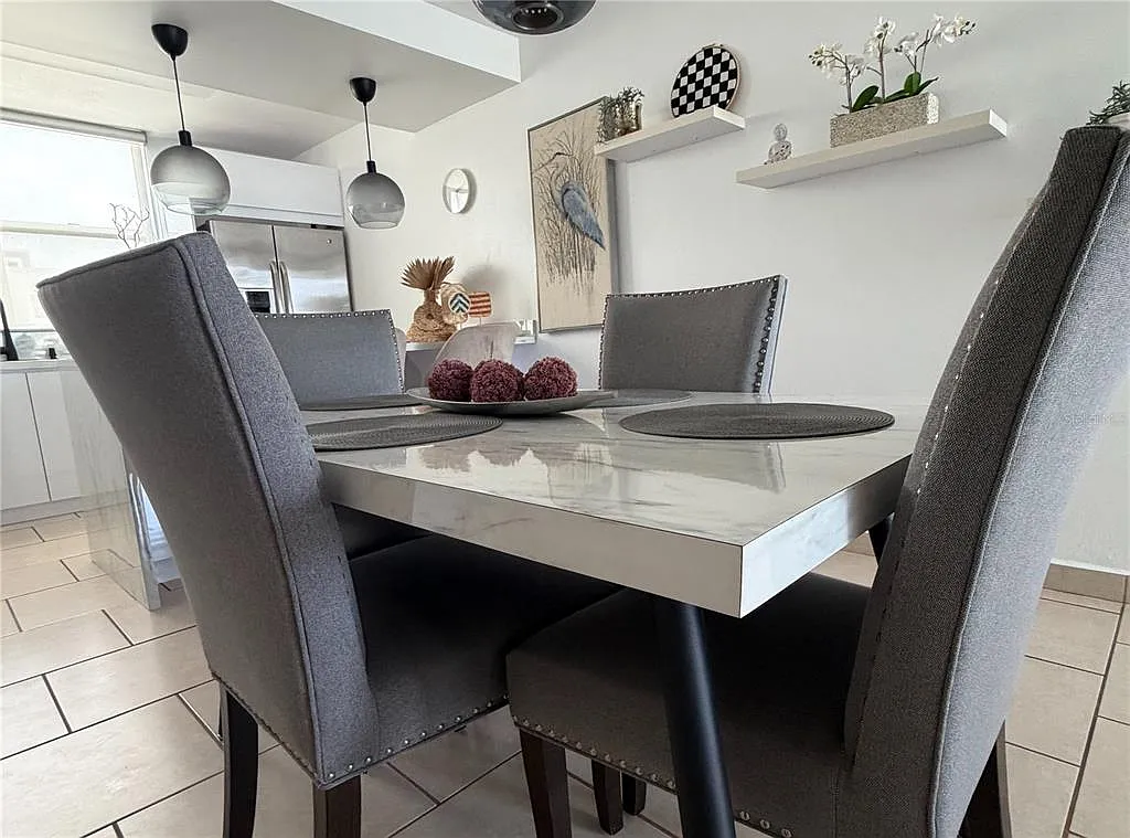 3 bed, 2.0 bath, 1116 sqft, $1,875 — Photo 4