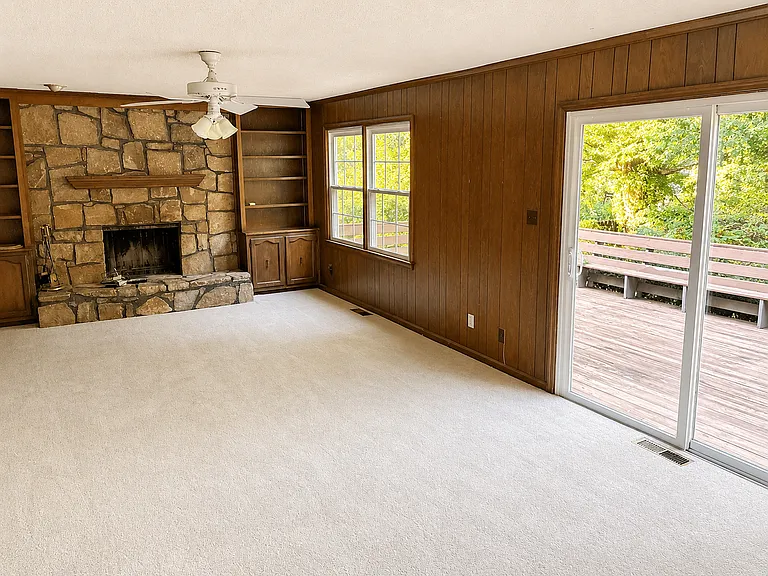1690 Manhasset Dr — Photo 9