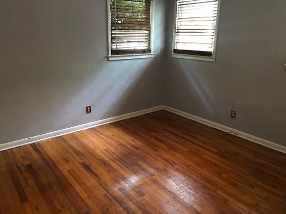 3rd image of 1622 Mayhew St