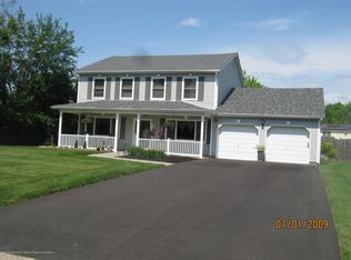 9 Wheatley Rd, Manalapan, NJ 07726