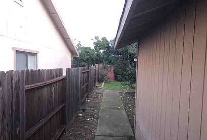 2nd image of 8260 Cottonfield Way