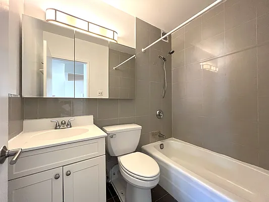 Rented by Akam Sales and Brokerage | media 4