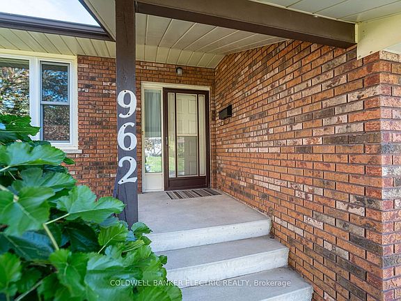 3rd image of 962 Golfview Rd