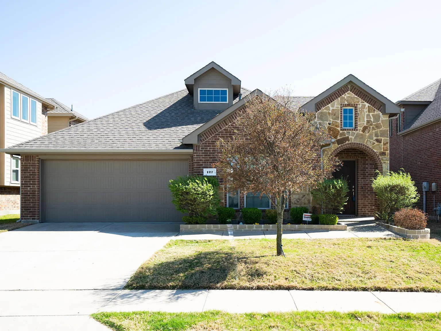 4 bed, 1950 sqft, $2,195 — Photo 1
