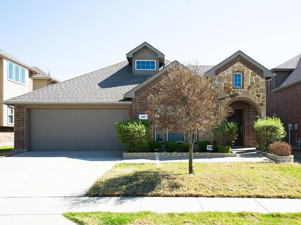 127 Charleston Ln