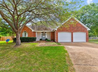 206 Crestwood Cv, Ridgeland, MS 39157