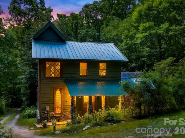 173 Camp Elliott Rd, Black Mountain, NC 28711
