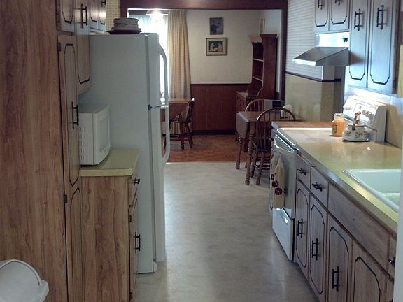 2nd image of 245 Collins Ave