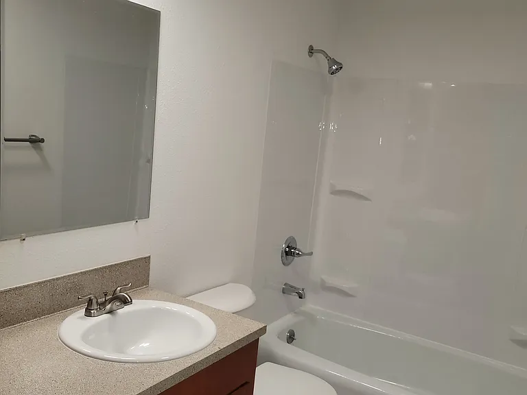 21800 SE Alder Dr — Photo 3