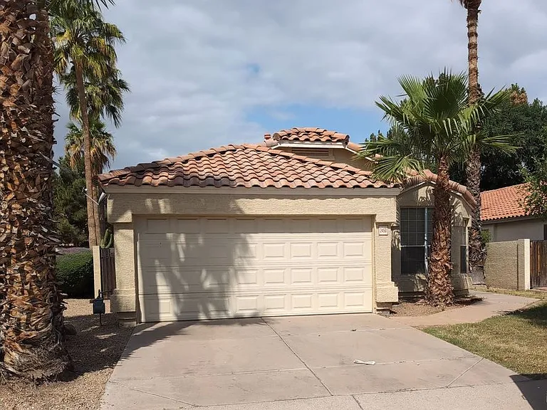 2450 S Apache Dr — Photo 1