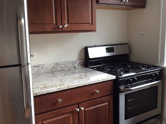 4th image of 1446 W Albion Ave #1