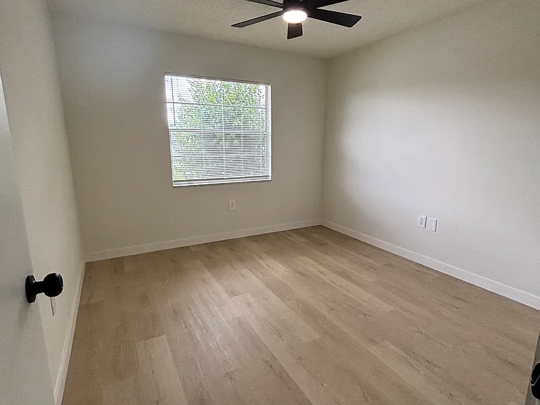 2801 Vasco St #14 — Photo 10