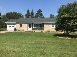 540 Meadow Ln, Winneconne, WI 54986