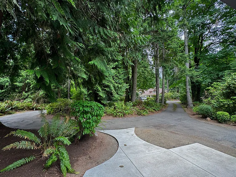 10699 NE Byron Dr — Photo 18