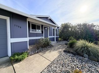 1308 Saint Francis Dr, Petaluma, CA 94954