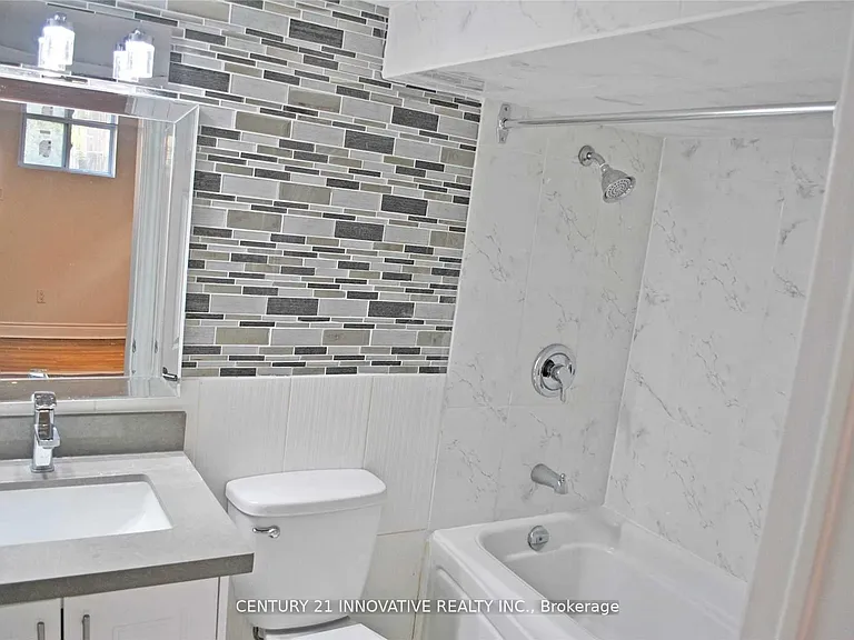 985 Victoria Park Ave #BASEMENT — Photo 7