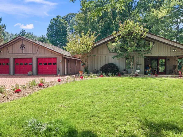 356 River View Dr, Verona, VA 24482
