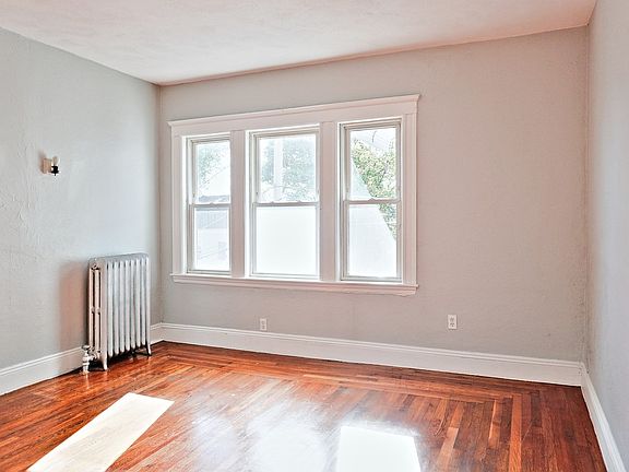 5th image of 9 Kenilworth St #2