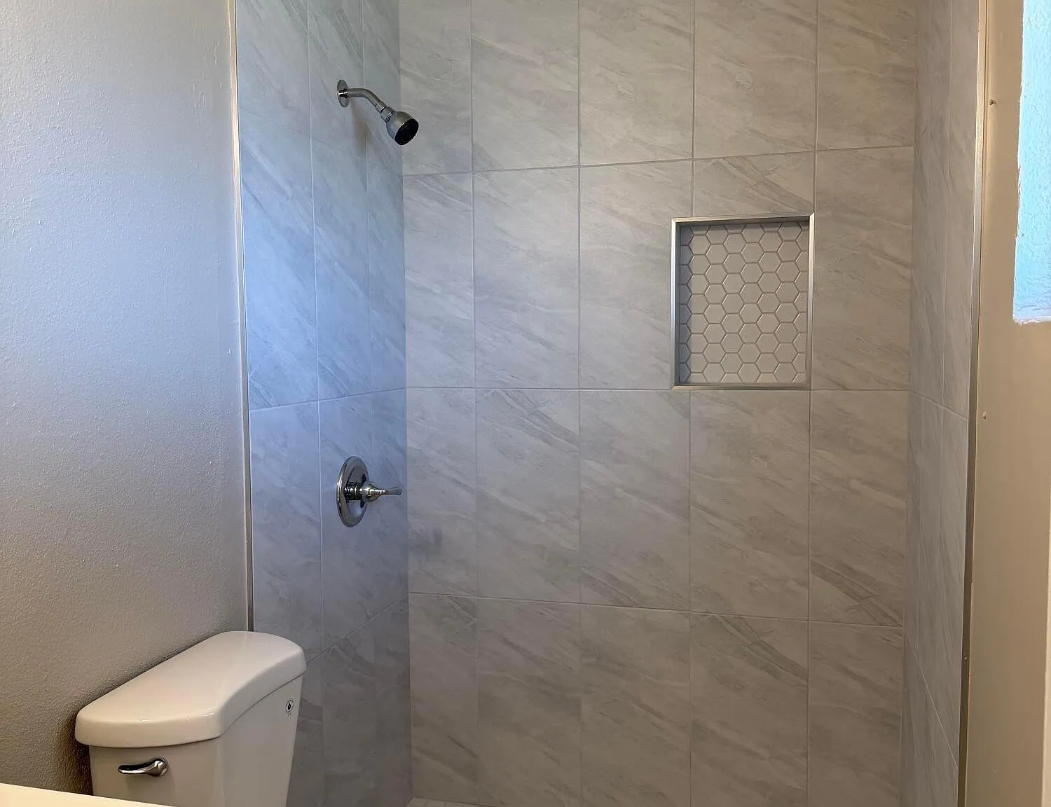 3 bed, 2.0 bath, 1190 sqft, $1,780 — Photo 3