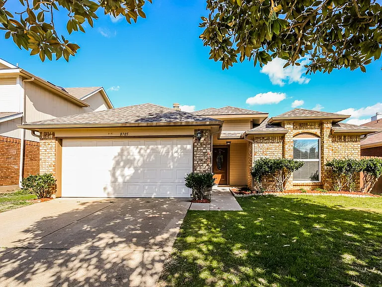 8705 Elbe Trl — Photo 1