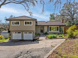 1891 Deerwood Dr, Ukiah, CA 95482