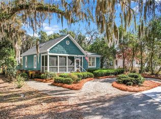 508 2nd St W, Darien, GA 31305