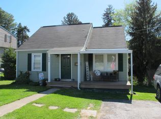 604 Easton Rd, Pearisburg, VA 24134