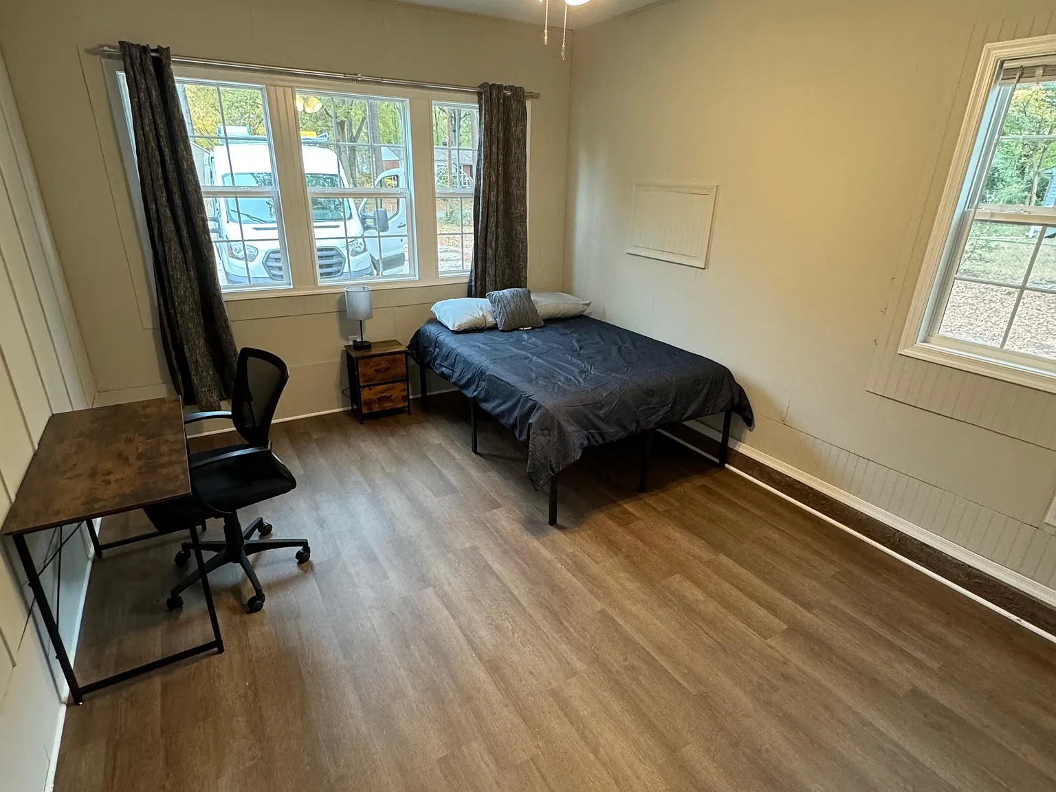 4 bed, 2.0 bath, 1256 sqft, $910 — Photo 1