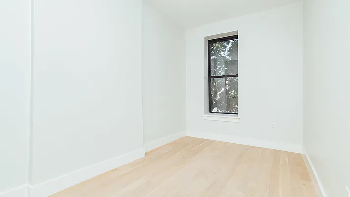 Rented by Nooklyn NYC LLC | media 60