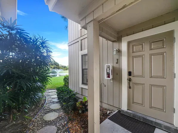 9169 SE RIVERFRONT Terrace #J, Jupiter, FL 33469