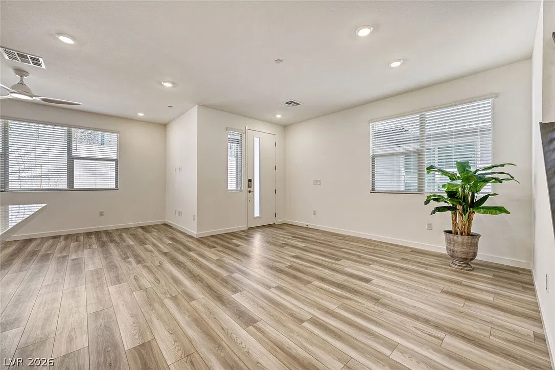 4 bed, 3.0 bath, 2170 sqft, $2,750 — Photo 2