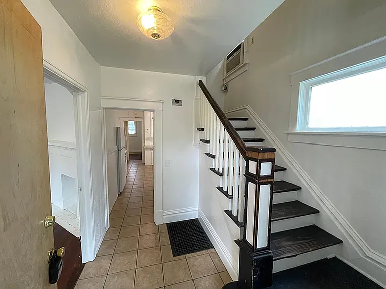 1837 10th Ave — Photo 3