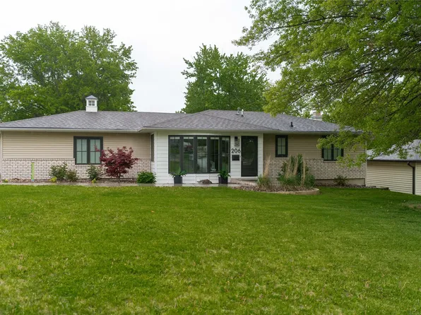 206 University St, Pella, IA 50219