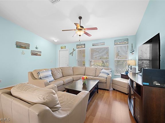 4th image of 120 SE 19th Ln
