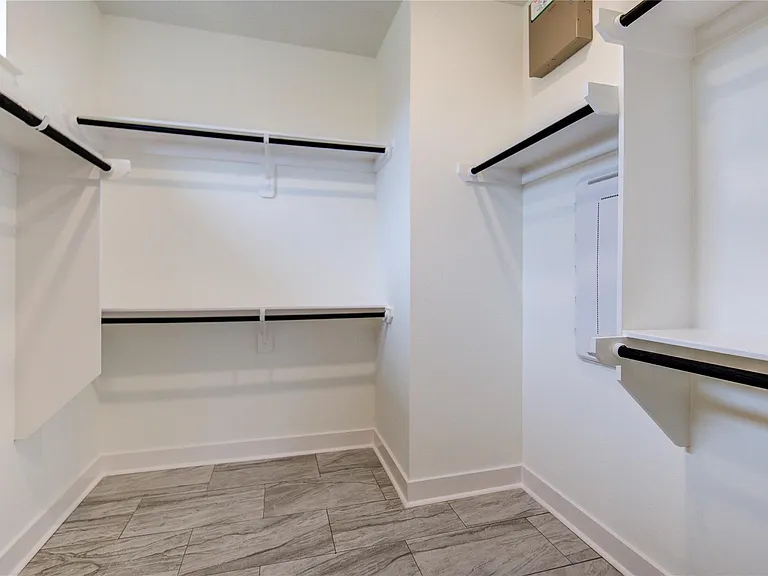 18815 River Overlook Ct — Photo 14