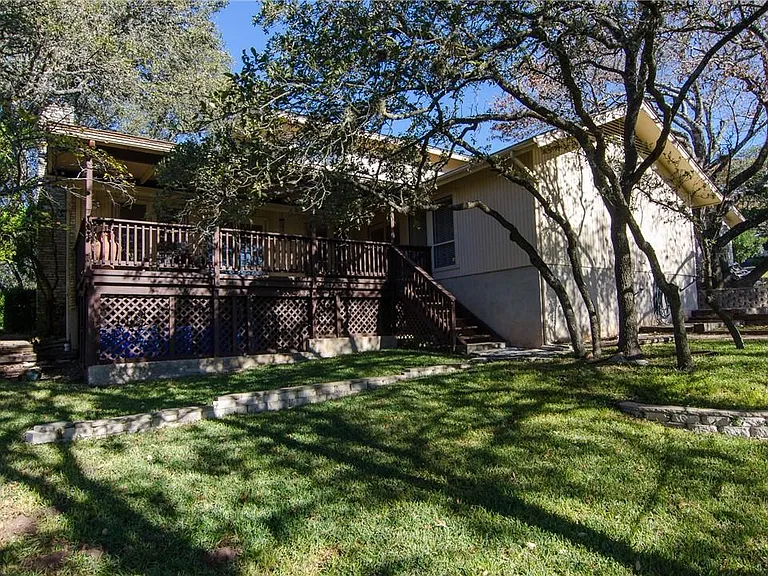 1353 Lost Creek Blvd — Photo 32