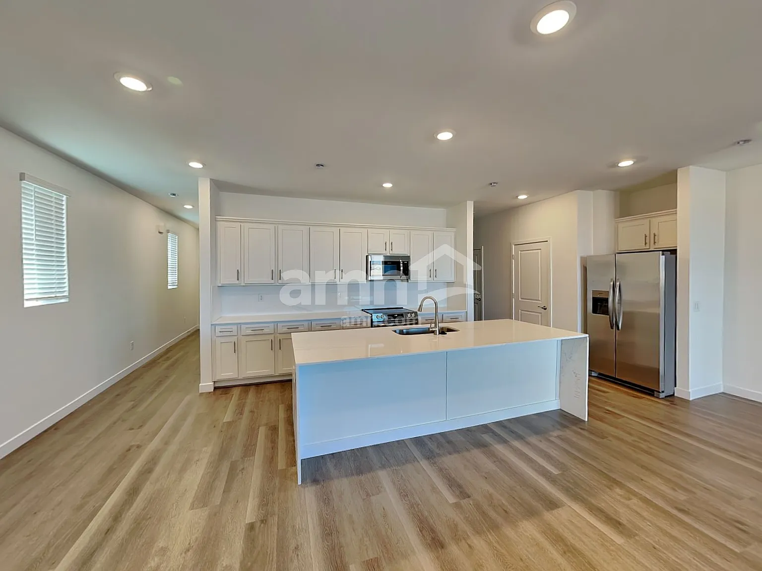 3 bed, 2.5 bath, 2042 sqft, $2,225 — Photo 3