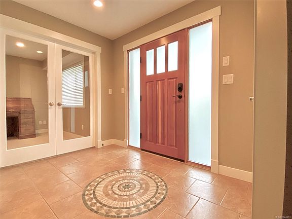 5th image of 3702 Glen Oaks Dr