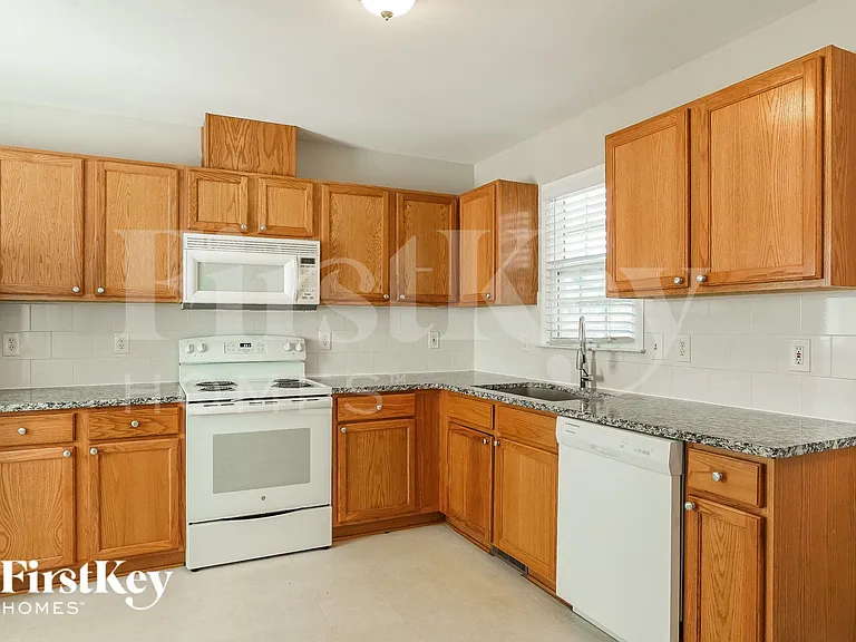 604 Lakeview Ave — Photo 8