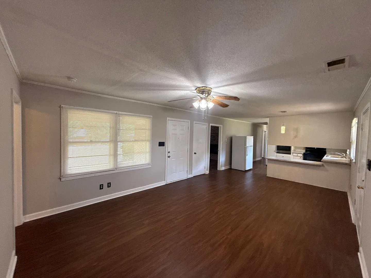 A0972-401 Jenny Street — Photo 2
