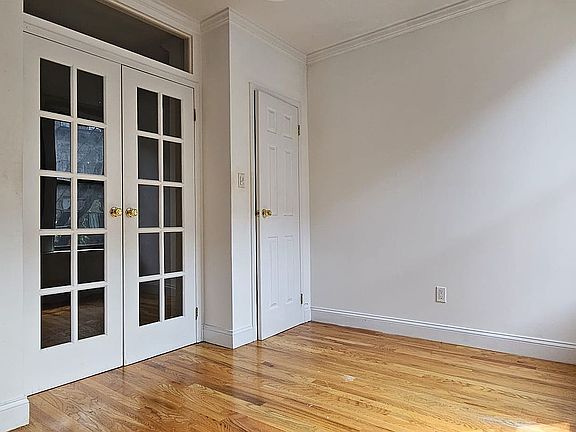 4th image of 409 W 48th St #3WF