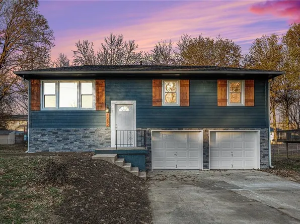 1202 R D Mize Rd, Grain Valley, MO 64029