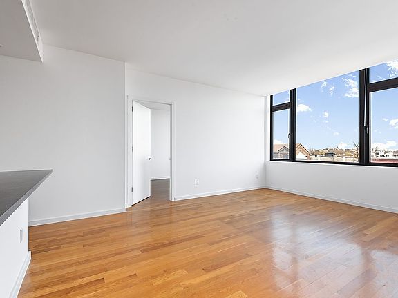 4th image of 82 Irving Pl APT 6C
