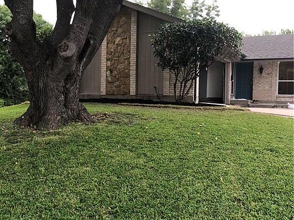 3rd image of 402 Cloverdale Ln