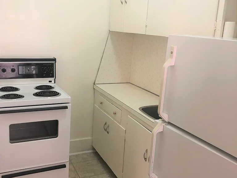 2231 Albert St #40 — Photo 3